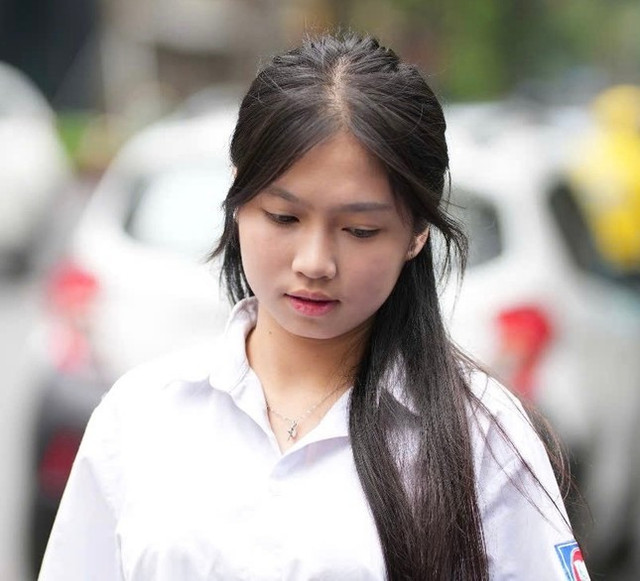 115 trường THPT công lập không chuyên năm nay có hơn 90 trường hạ điểm chuẩn so với năm ngoái. (ảnh: Hoàng Mạnh Thắng) 115 trường THPT công lập không chuyên năm nay có hơn 90 trường hạ điểm chuẩn so với năm ngoái. (ảnh: Hoàng Mạnh Thắng)
