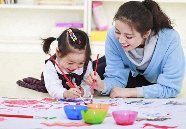 Sự yêu thương, quan tâm và kiên trì của gia đình giúp chứng tự kỷ ở trẻ được cải thiện. Ảnh BV Nhi TƯ Sự yêu thương, quan tâm và kiên trì của gia đình giúp chứng tự kỷ ở trẻ được cải thiện. Ảnh BV Nhi TƯ