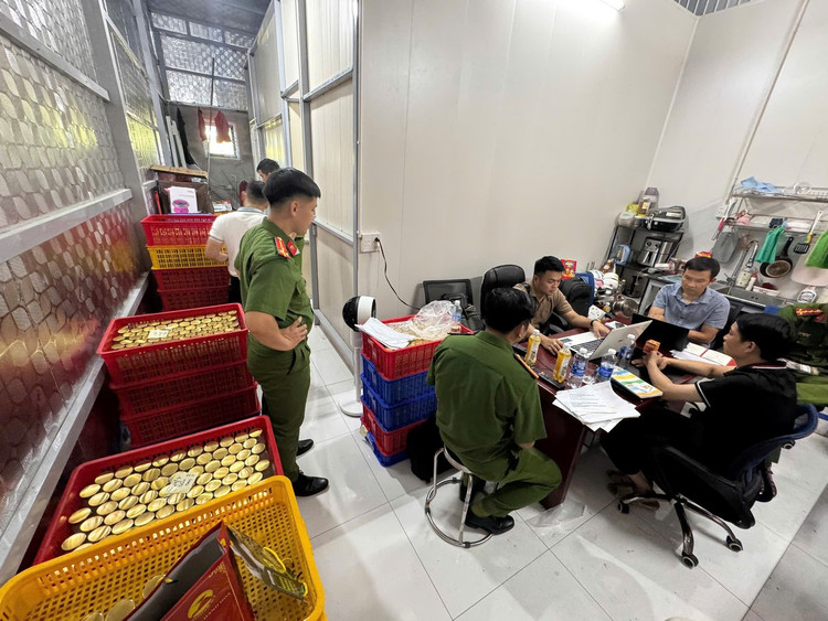 Công an TP Đà Nẵng triệt phá đường dây sản xuất yến giả quy mô lớn. Ảnh CA Công an TP Đà Nẵng triệt phá đường dây sản xuất yến giả quy mô lớn. Ảnh CA