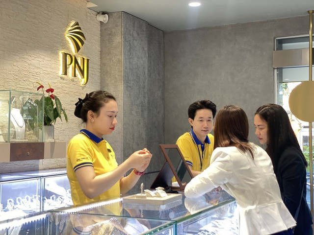 Ảnh minh hoạ pnj-lai-gan-800-ty-dong-sau-quy-i2023-2023042100420920241010121220.jpg
