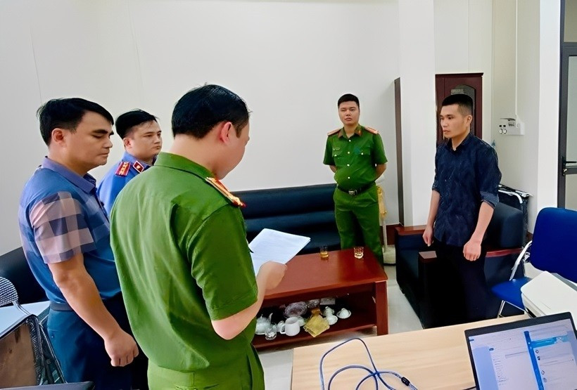 View - Bắt Chủ tịch Hội đồng quản trị Công ty cổ phần đường sắt Vĩnh Phú | Báo Tri thức và Cuộc sống - TIN TỨC PHỔ BIẾN KIẾN THỨC 24H