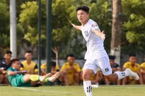 Tỏa sáng ở Học viện Nutifood, em họ Công Phượng được gọi lên U18 Việt Nam