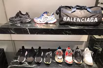 Xứng danh đại gia, Mai Phương Thuý chẳng ngại chi tiền sắm hàng hiệu