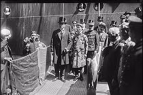 Ảnh không đụng hàng về vua Khải Định ở Pháp 103 năm trước 