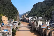 Các nước giảm đơn vị hành chính trung gian thế nào?