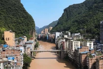 Các nước giảm đơn vị hành chính trung gian thế nào?