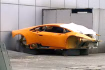 Siêu xe Huracan 13 tỷ "vứt" trơ khung tại Hà Nội