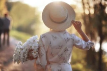 Vợ lấy tiền mừng cưới cho... người yêu cũ chữa bệnh