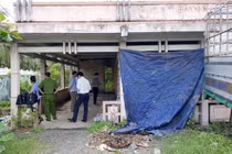 Phát hiện thi thể người đàn ông đang phân huỷ trong căn nhà bỏ hoang