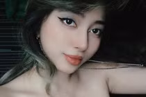 Nữ trọng tài "nóng" nhất làng game Việt, gây sốt với vòng 1 nuột nà