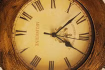 Đồng hồ treo tường ảnh hưởng phong thủy nhà ở thế nào?