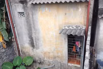 Bi hài gã chồng giết vợ nhảy sông tự vẫn vớ được cọc