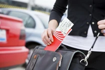 “Bóc mẽ” những chiêu lừa vé máy bay dịp Tết