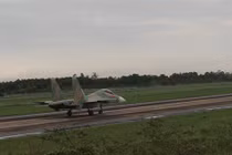 Máy bay Casa 212 và Su-30MK2 đã cất cánh trở lại