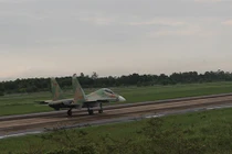 Máy bay Casa 212 và Su-30MK2 đã cất cánh trở lại