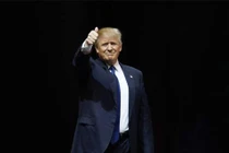 Ngắm những bộ vest trăm triệu của ông Donald Trump