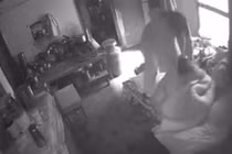 Con dâu hành hung mẹ chồng ở Ấn Độ gây phẫn nộ