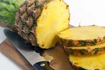 6 lý do bạn không nên ăn dứa mùa đông