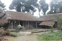 Xúc động chuyện con trai vượt rừng tìm vợ cho cha 