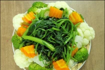 Sai lầm khi luộc rau khiến chất độc càng tăng thêm