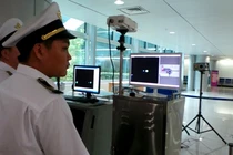 Cách ly khẩn cấp hành khách nghi nhiễm Ebola ở TPHCM