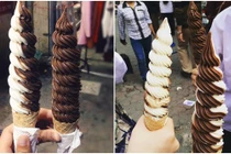 Giới trẻ Hà Thành phát sốt với kem ốc quế dài ngoằng