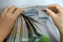 Tranh cãi: Vợ chồng quê, chi tiêu tiết kiệm vẫn 'bay' 14 triệu/tháng