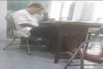 Kỷ luật điều dưỡng nghịch điện thoại để bệnh nhân chờ 4 tiếng