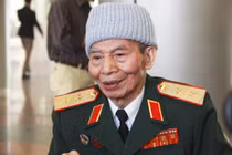 “Nghe lời Hồ Chủ tịch kêu gọi, chúng tôi xung phong ra mặt trận”