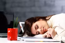 Nguy cơ đáng sợ bạn có thể gặp phải nếu ngủ ít