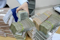 Hạ lãi suất về 0%: Thấy gì từ bức tranh tiền gửi khách hàng tại các ngân hàng?