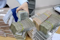 Hạ lãi suất về 0%: Thấy gì từ bức tranh tiền gửi khách hàng tại các ngân hàng?