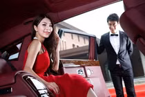 Chờ đợi đến tận khuya rồi đau lòng khi vô tình thấy hành động lạ