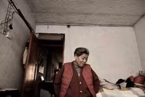 10 năm ở với con gái trông cháu, khi cháu lớn, bà cụ bị con đuổi về quê