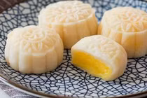 4 cách ăn bánh trung thu thông minh nhất