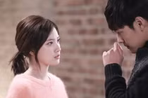 Đồng ý cho bạn trai dọn tới ở, cô sốc khi thấy hành động của anh