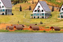 Điểm mặt doanh nghiệp phá hoại hồ nước đẹp nhất Đà Lạt