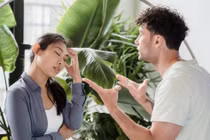 Bạn bị người yêu bạo hành, tôi hỏi đúng 3 câu