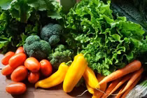 Mùa hè, ăn hoa quả thay rau xanh được không?