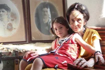 Những cụ bà U60 mãn kinh vẫn sinh con