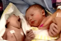 Xúc động em bé hiến tạng chỉ 100 phút sau khi chào đời