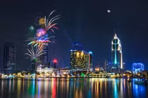 TP HCM bắn pháo hoa sớm hơn dự kiến 15 phút