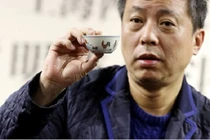 Đại gia chi hàng trăm tỷ mua chén cho con trai uống trà