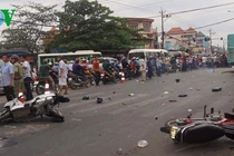 Tai nạn kép hy hữu khiến 5 người thương vong