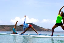 Trào lưu tập Yoga nổi trên mặt nước có gì hay ho?