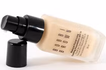 9 kem nền là cứu tinh cho làn da siêu dầu mùa nóng