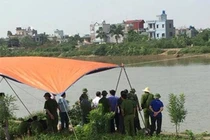 Chồng giết vợ thả xác trôi sông vì bị chê "đen hôi"