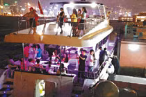 Sự thật đen tối tour du lịch thẩm mỹ cho quý bà siêu giàu