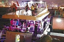 Sự thật đen tối tour du lịch thẩm mỹ cho quý bà siêu giàu