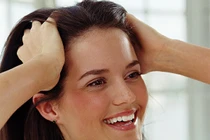 Bí quyết cực hay phục hồi tóc chẻ ngọn mùa hè